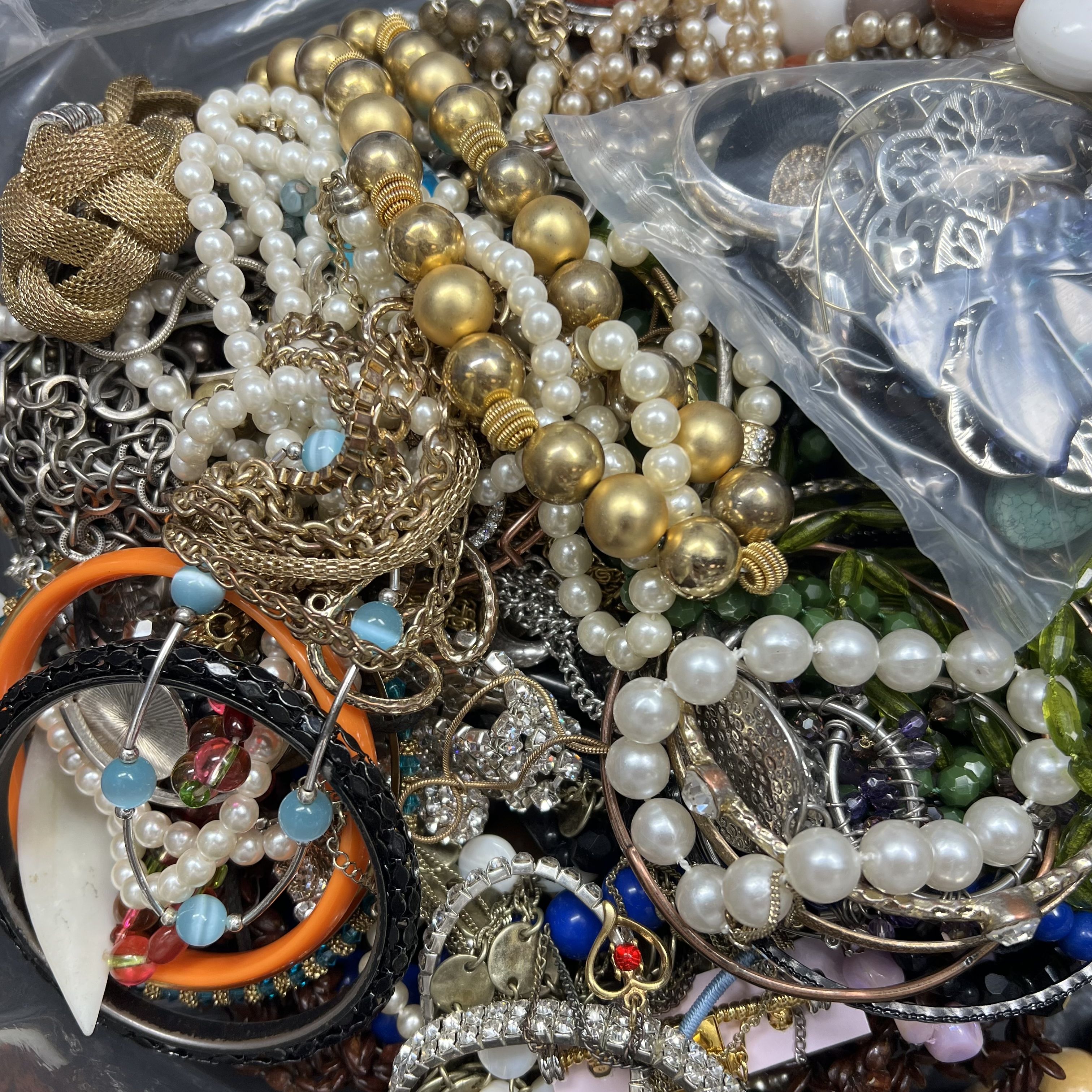 5LB Wearable Costume Jewelry Mixed Items Grab Bag