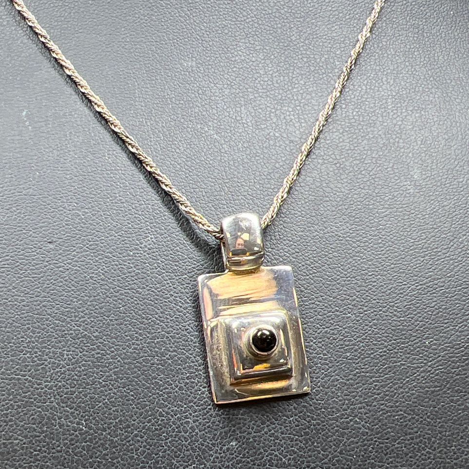 Silpada Sterling Silver Black Stone Pendant on Sterling Chain