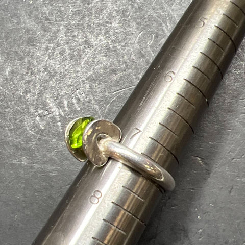 Sterling silver Green Gemstone Ring Size 7.5 4.5g