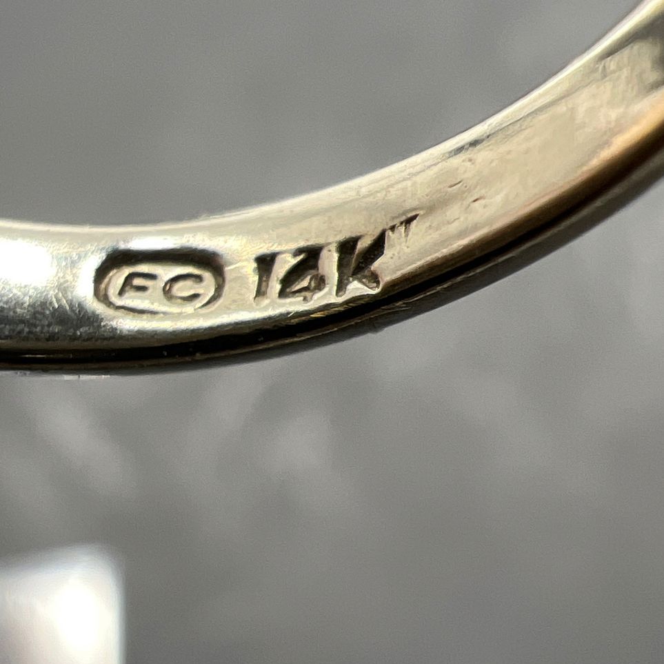 14K White Gold Diamond Ring Missing a Stone Size 6 3.67g