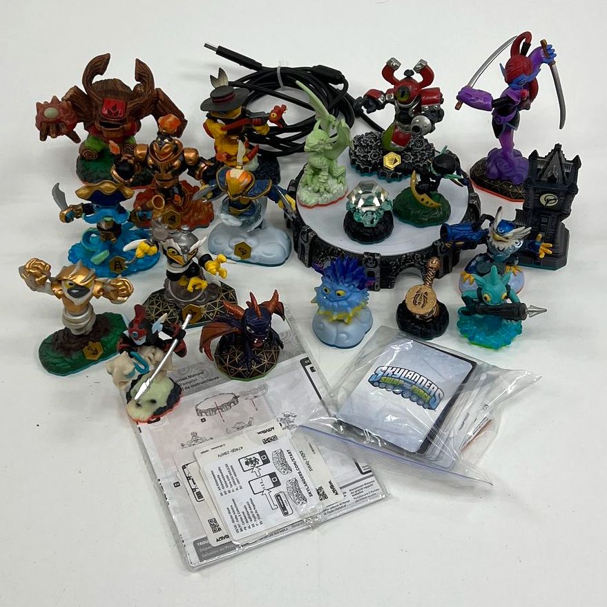 Skylanders Portal & Figurines Toys Lot Swap Force Spyro Giants UNTESTED