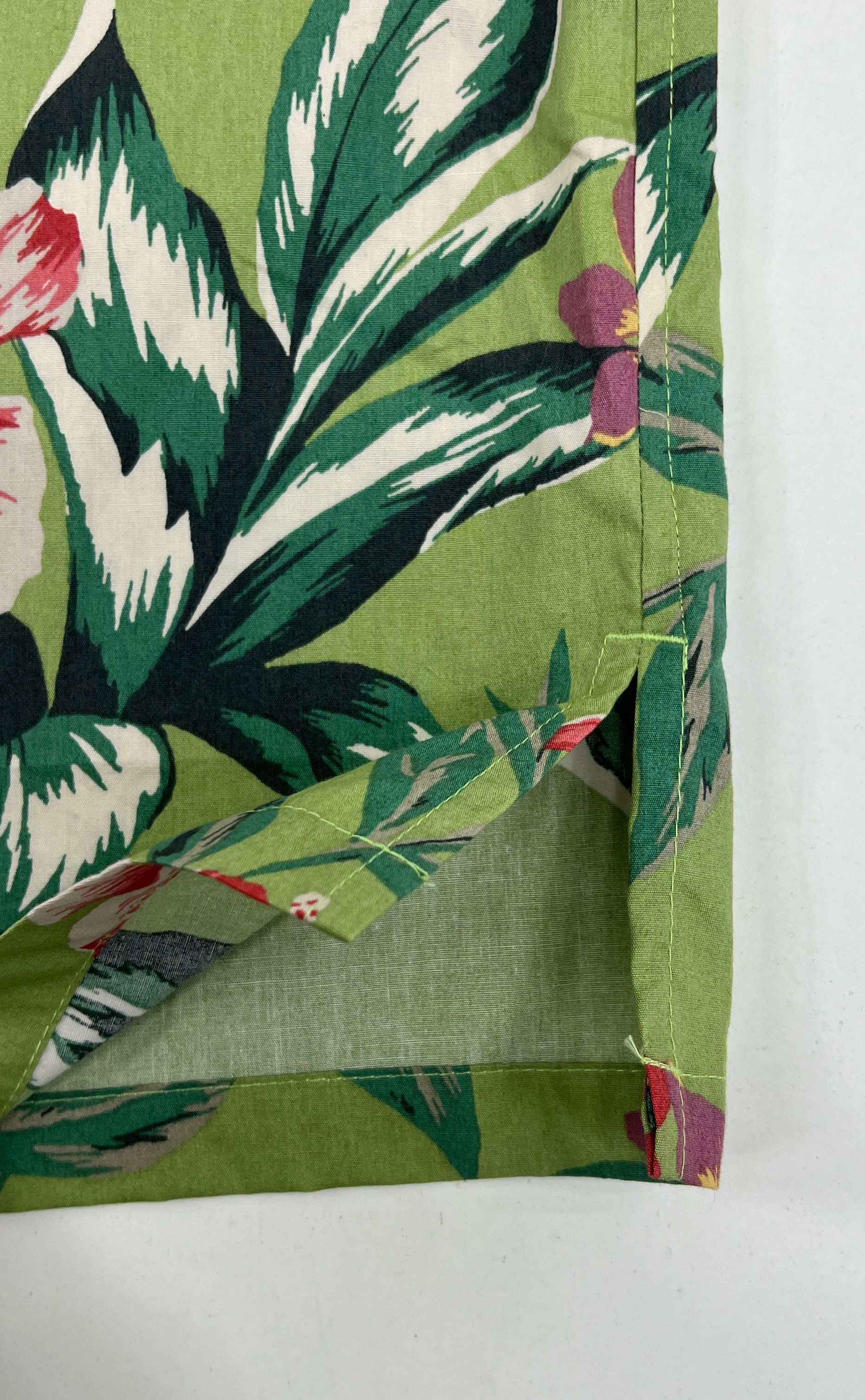 NWT Men's Cooke Street Green Tropical Print Button Up Short Sleeve Shirt Medium