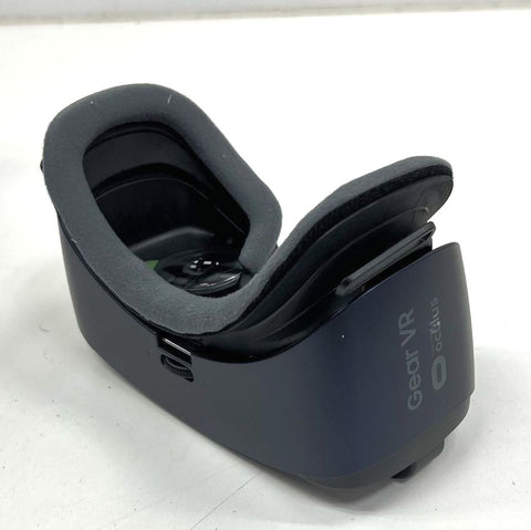 Samsung Gear VR SM-R323 Virtual Reality Headset Oculus New Open Box