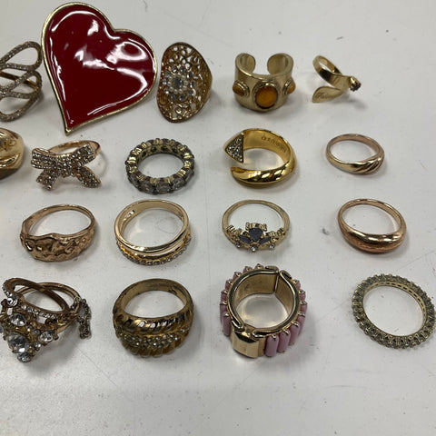 Gold Tone & Silver Tone Fashion Costume Jewelry Ring Lot of 28 Mixed Styles