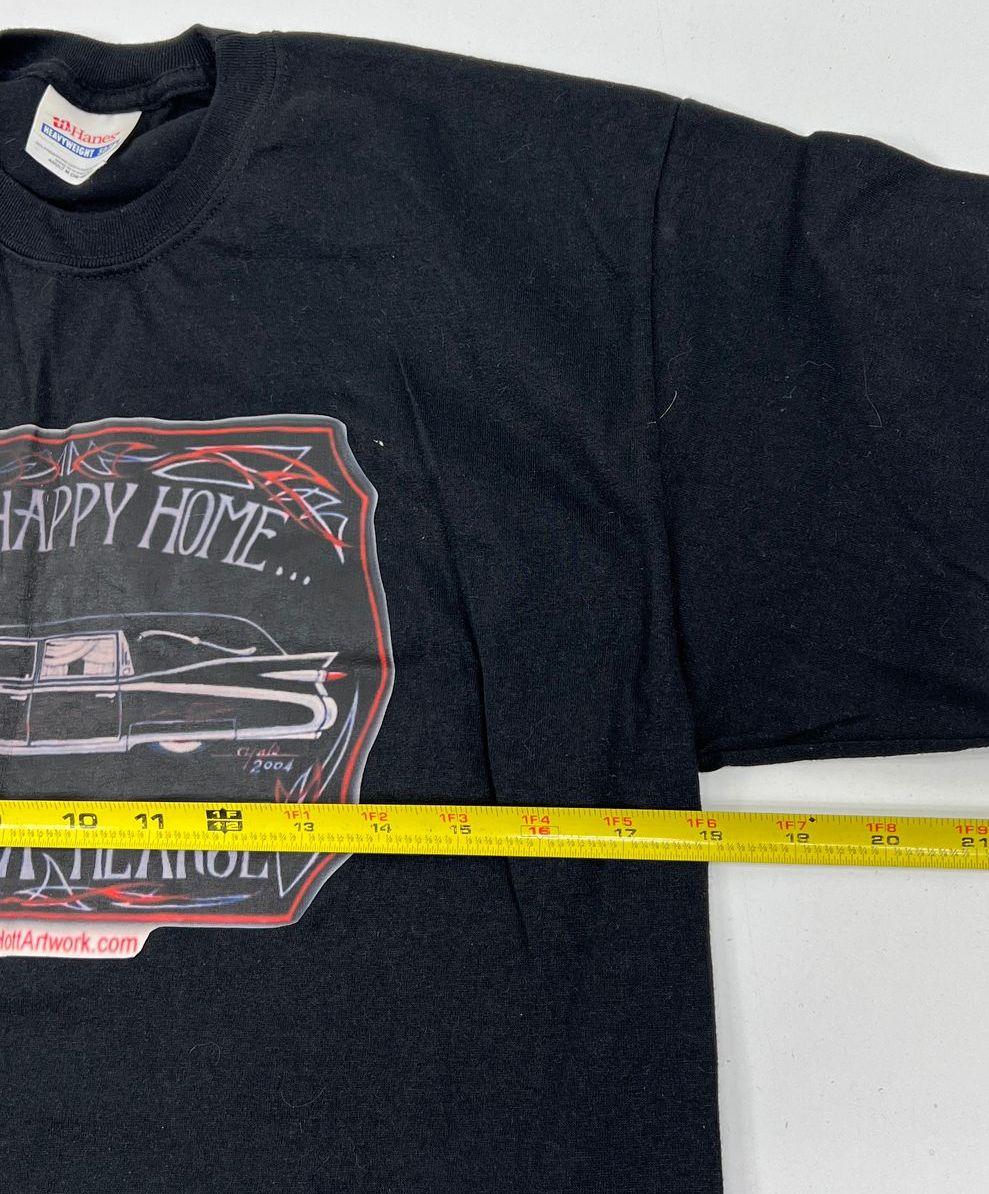 VTG Men's Every Happy Home Needs a Hearse T-shirt Goth Y2K Iron On Size Medium