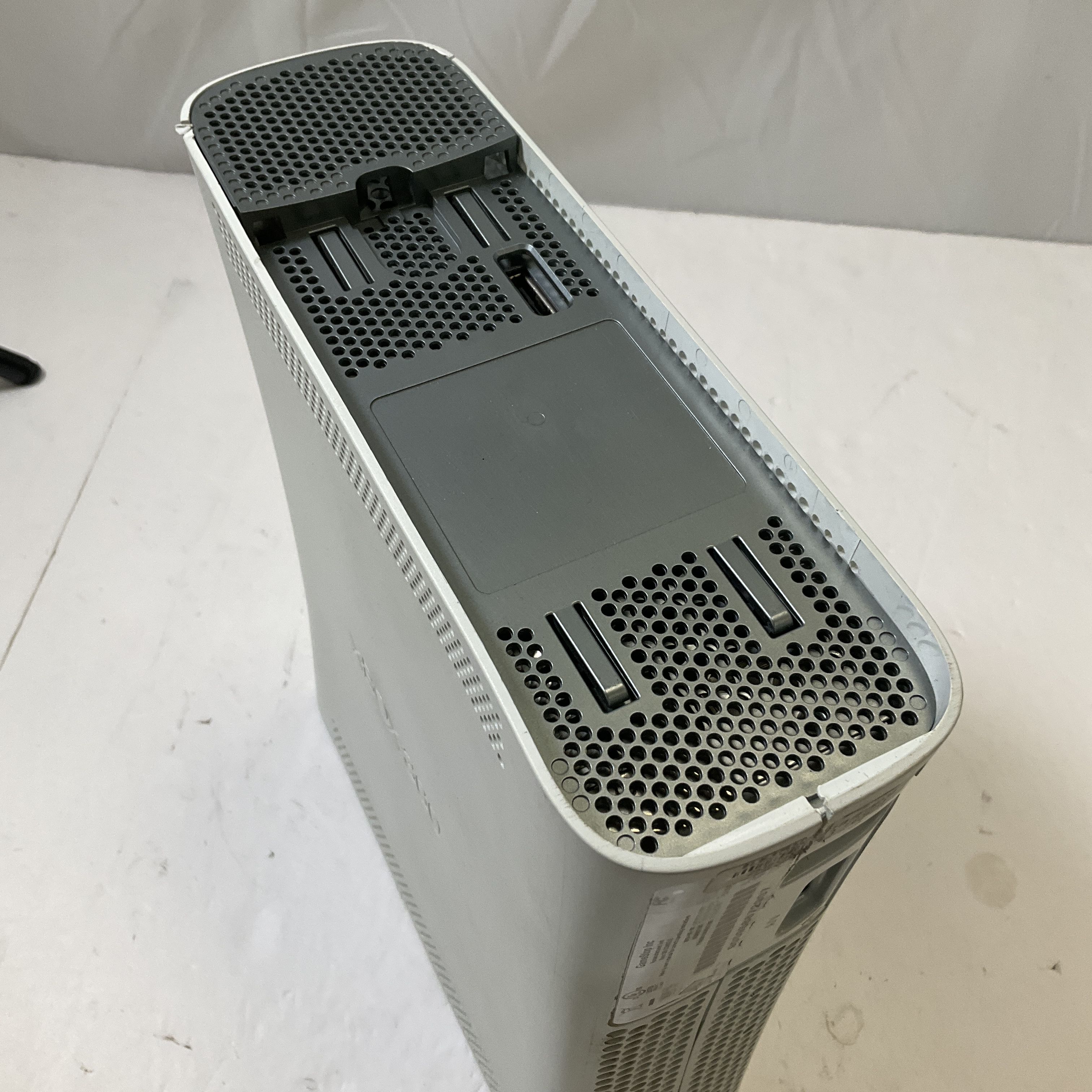 Microsoft XBOX 360 No Hard Drive For Parts or Repair Remanufactured Unit