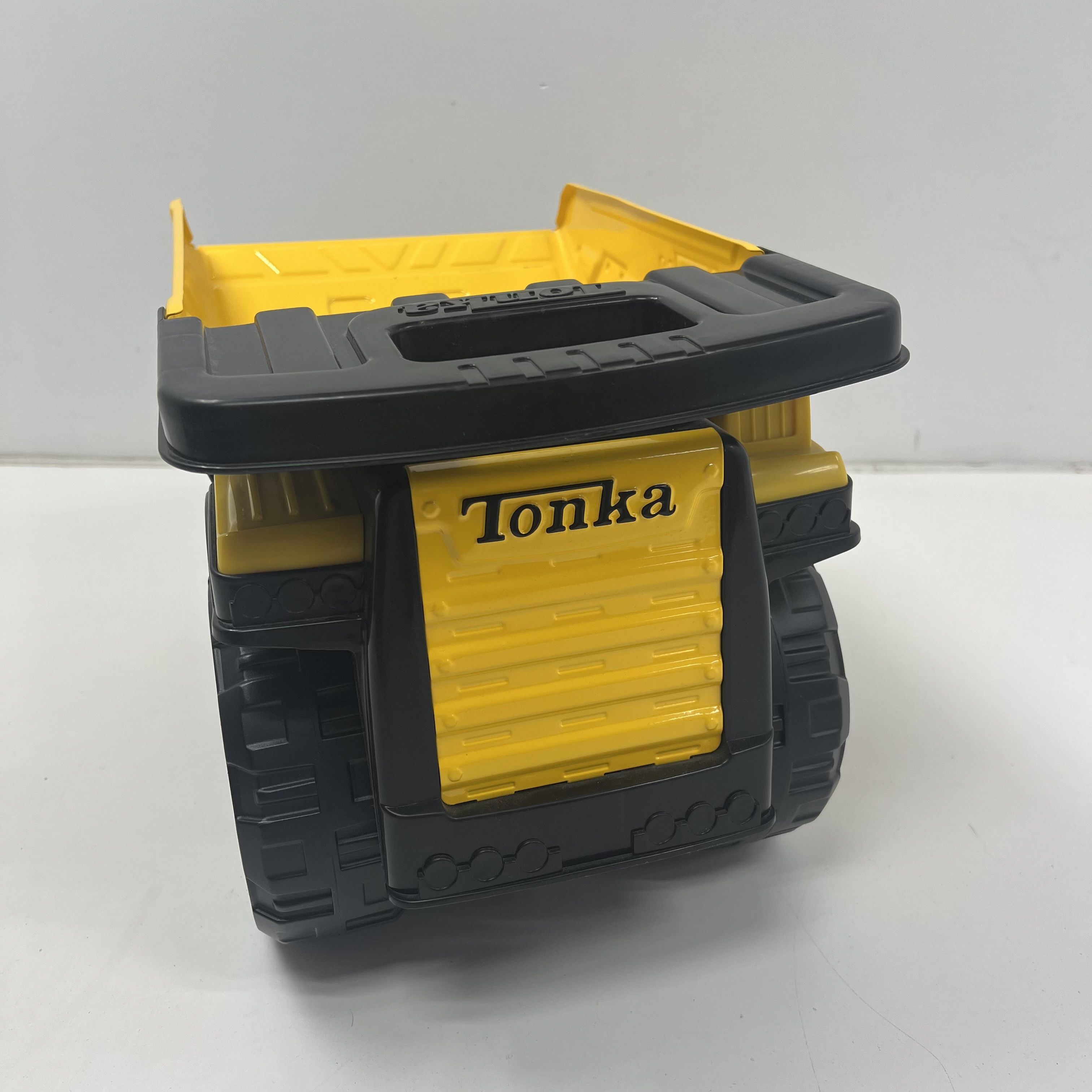 Tonka 952 Steel Classic Mighty Dump Truck 2020 Yellow Black Steel Sturdy Plastic