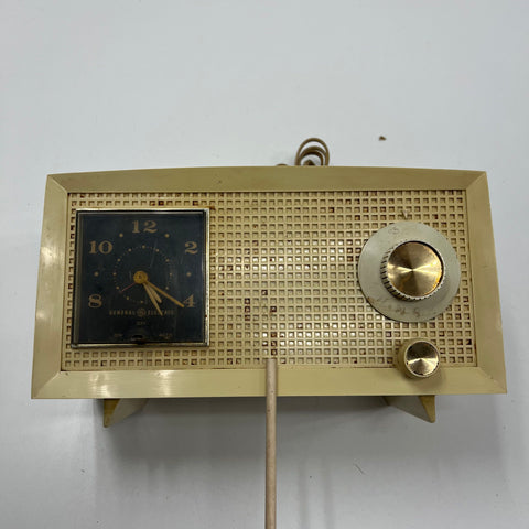 Vintage 1950s GE General Electric C-600A Tube Clock Radio Mid Century MCM USA