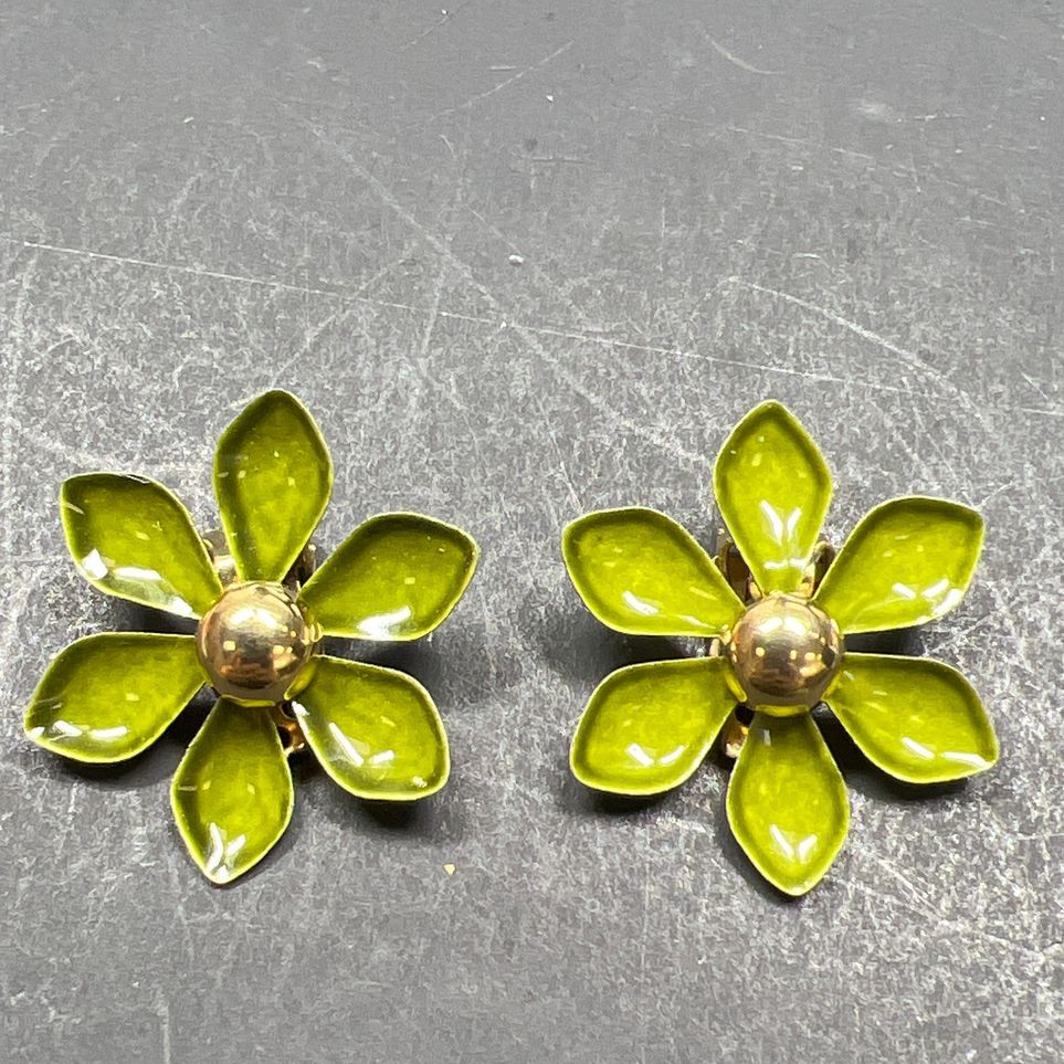 Vintage Green Flower Brooch and Earrings Set