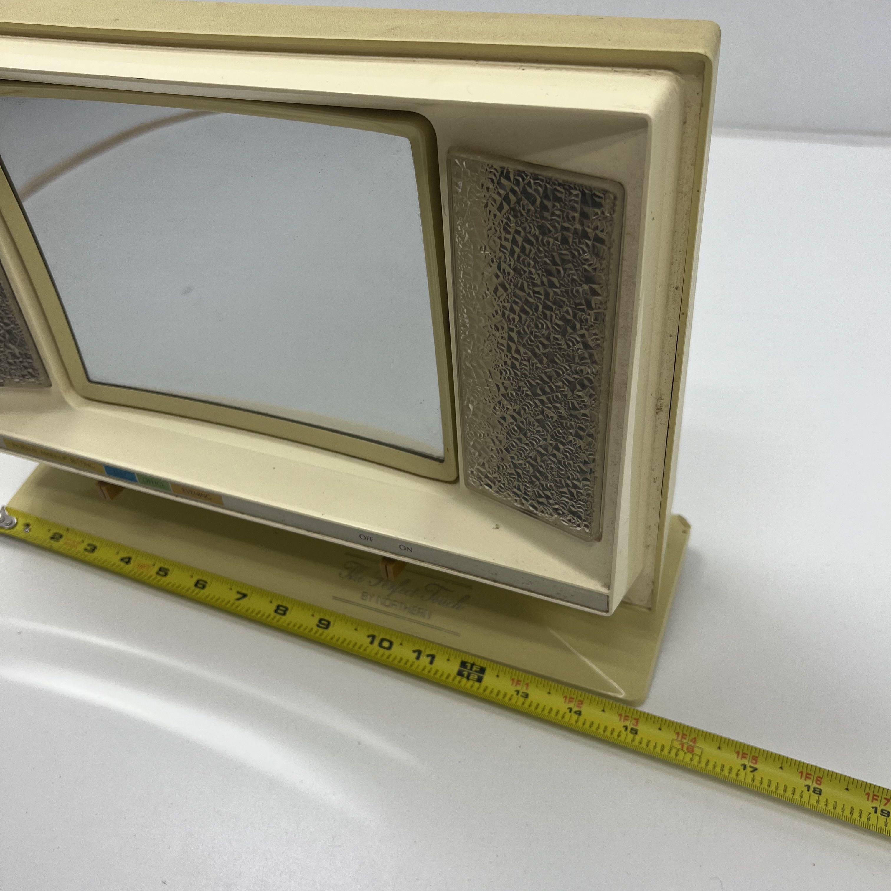 Vintage The Perfect Touch by Northern 4 Settings Lighted Makeup Mirror