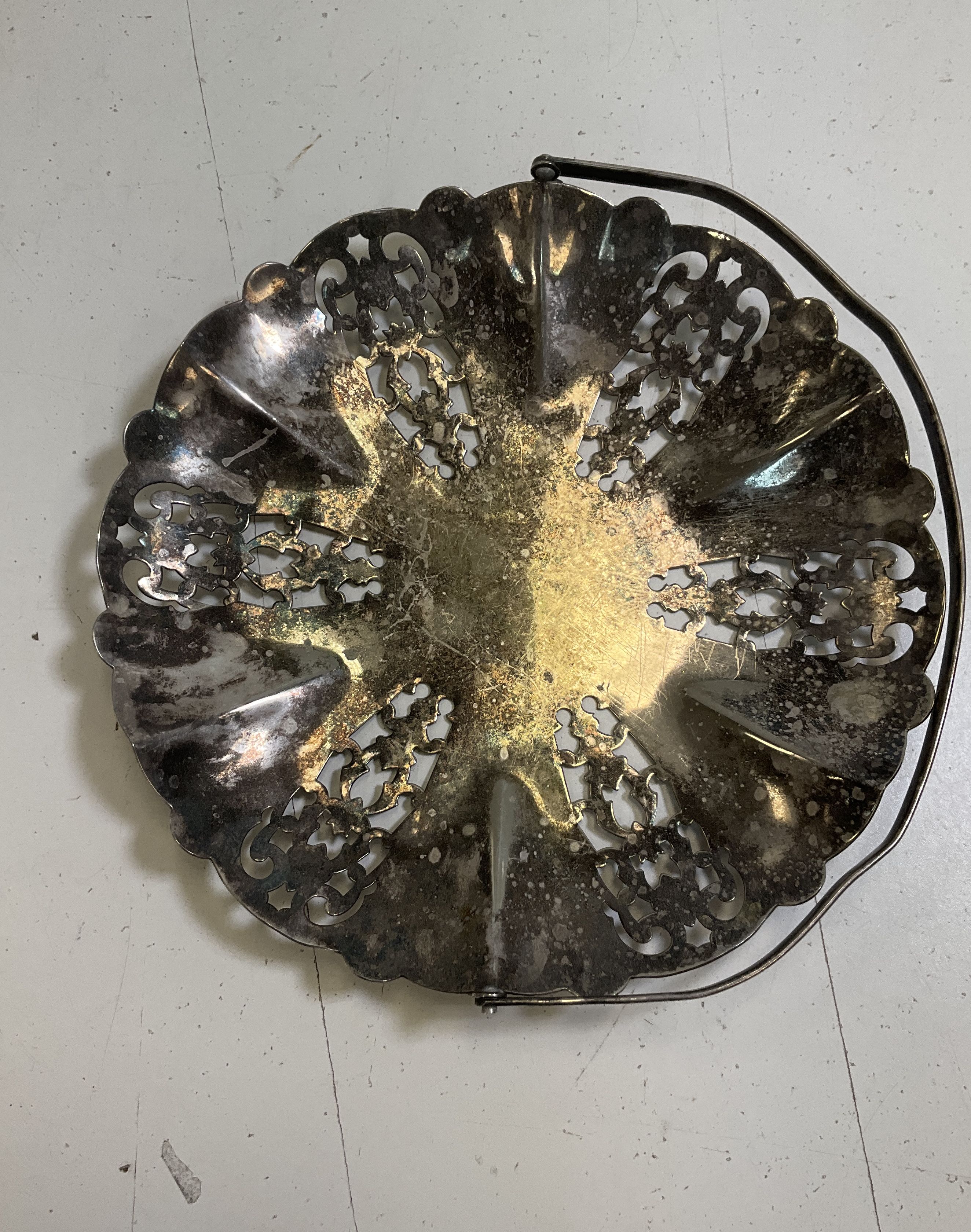 Vintage Silver Plated Reticulated Wedding Basket Pierced Dish w/ Handle 8.5"
