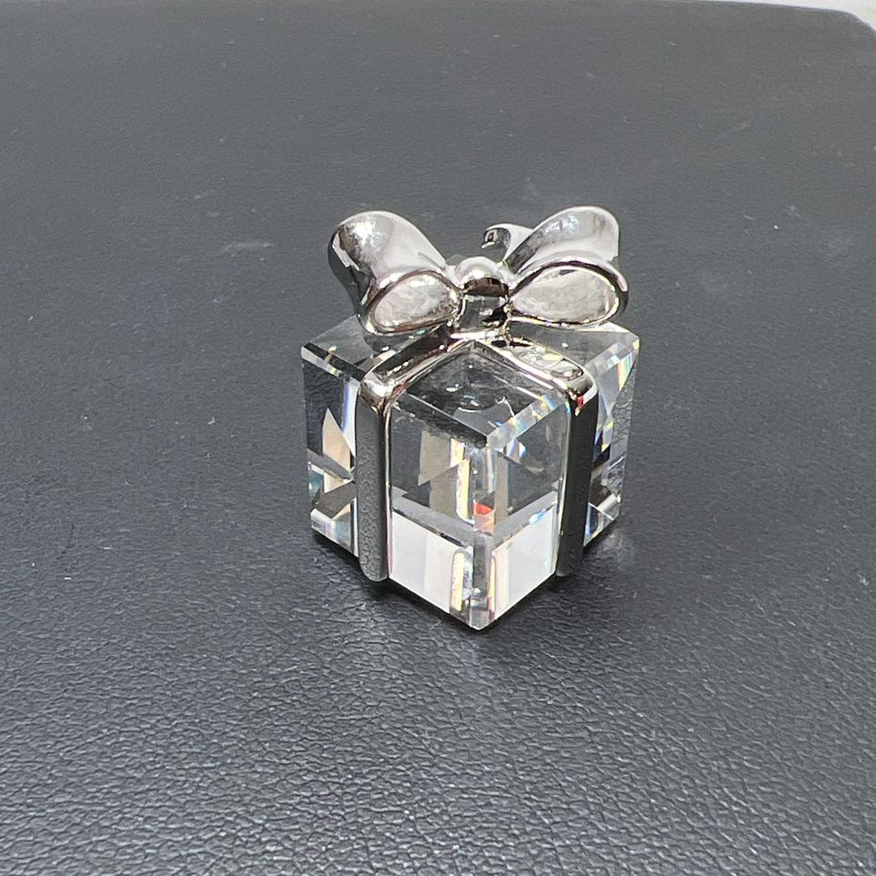 Swarovski Crystal Gift Box Present Pendant IOB