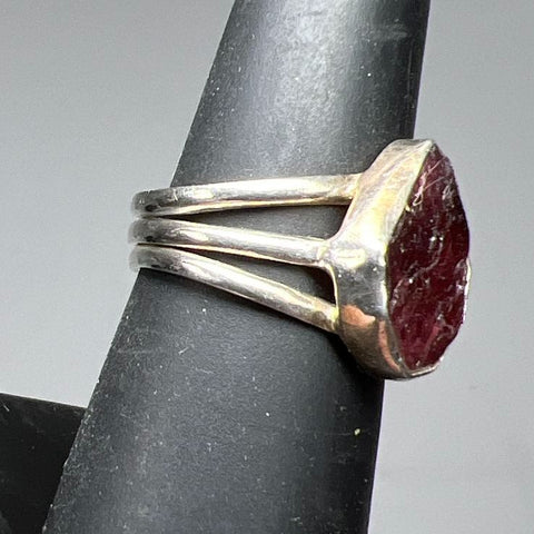 925 Sterling Silver Purple Stone Ring Size 6 3.4g