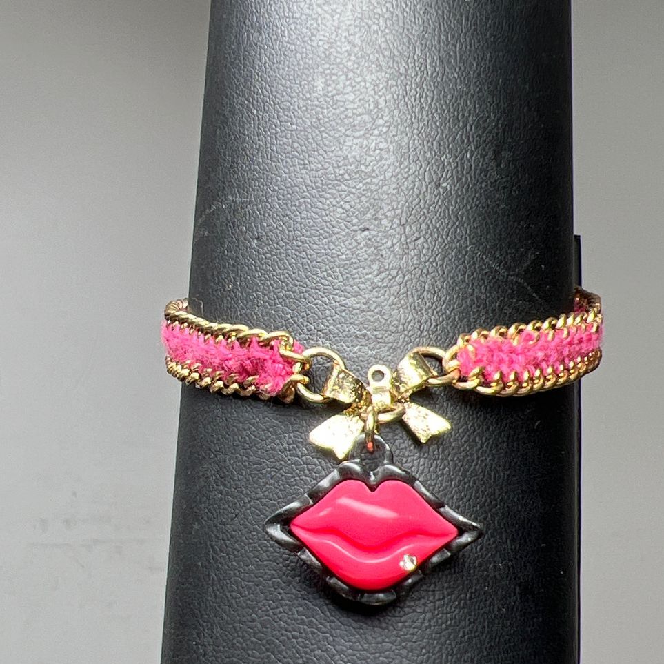 Betsey Johnson Pink Lips Charm Bracelet