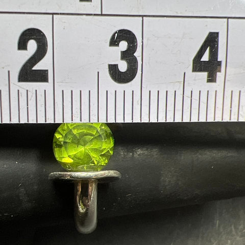 Sterling silver Green Gemstone Ring Size 7.5 4.5g