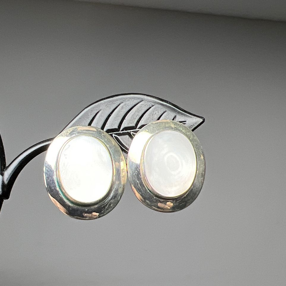 925 Sterling Silver Oval Mother Of Pearl Earrings