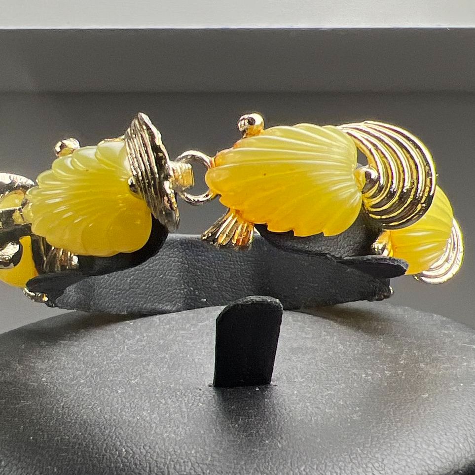 Vintage Yellow & Gold Tone Leafy Bracelet Necklace Set