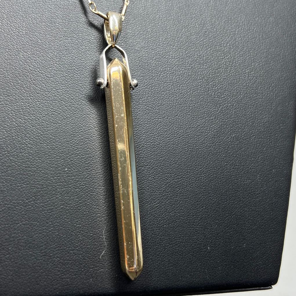 Stella & Dot Gold Tone Pendant Necklace