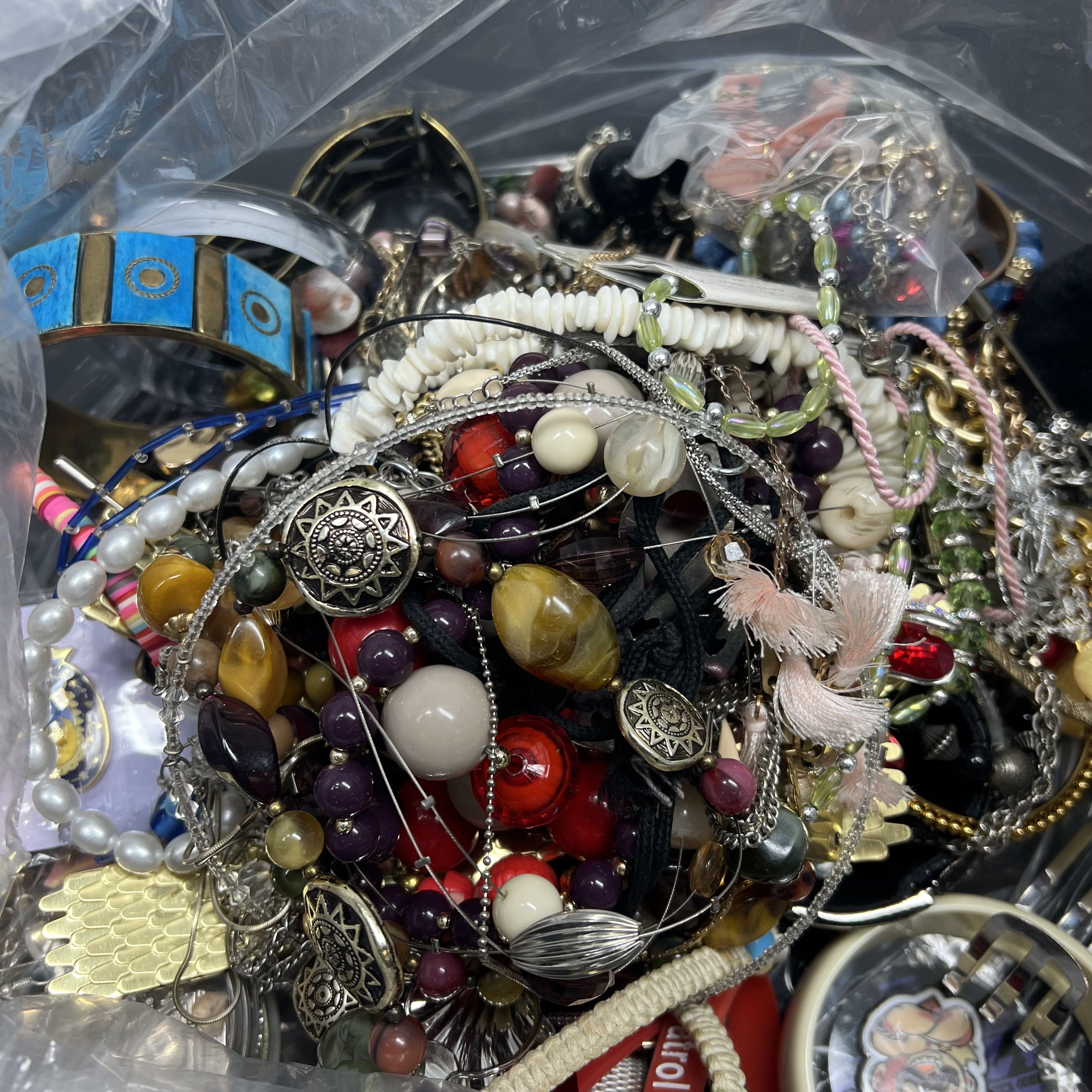 5LB Wearable Costume Jewelry Mixed Items