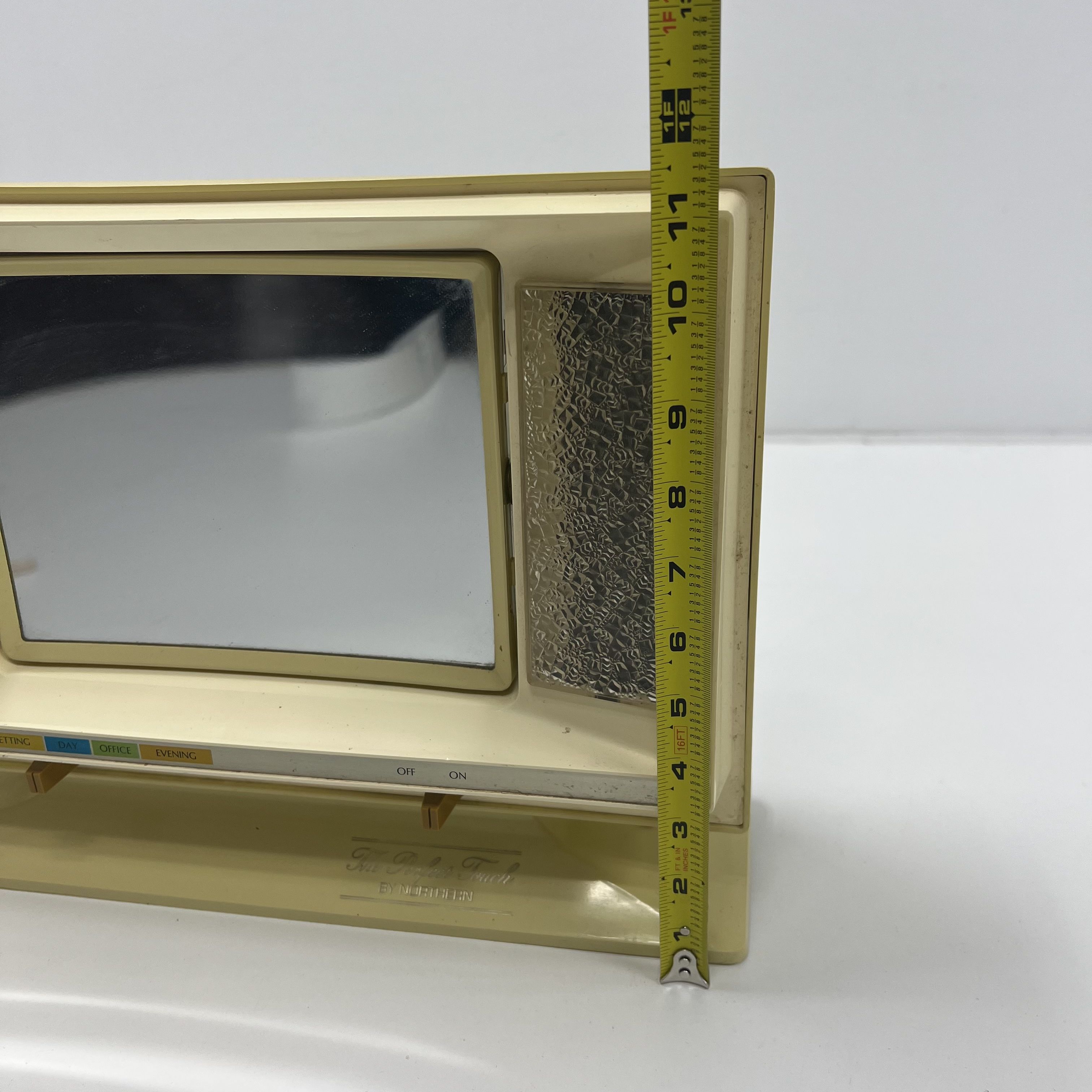 Vintage The Perfect Touch by Northern 4 Settings Lighted Makeup Mirror