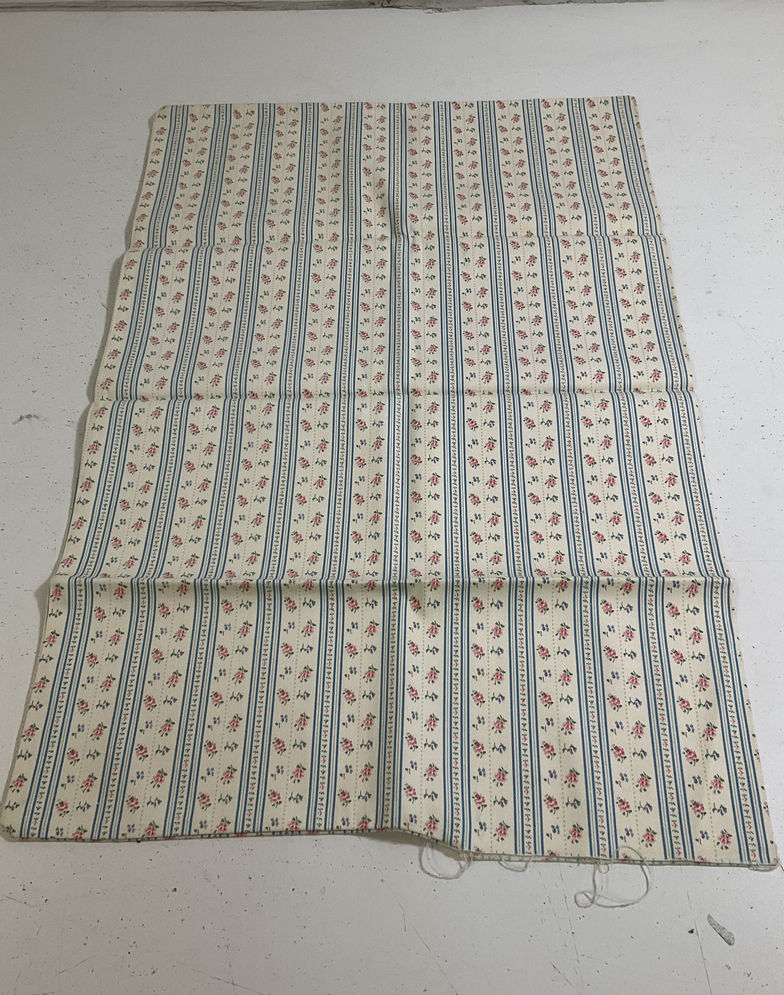 Vintage Fabric Remnants Lot 3.3lbs Art Nouveau 70s Floral Craft Sewing Scrap