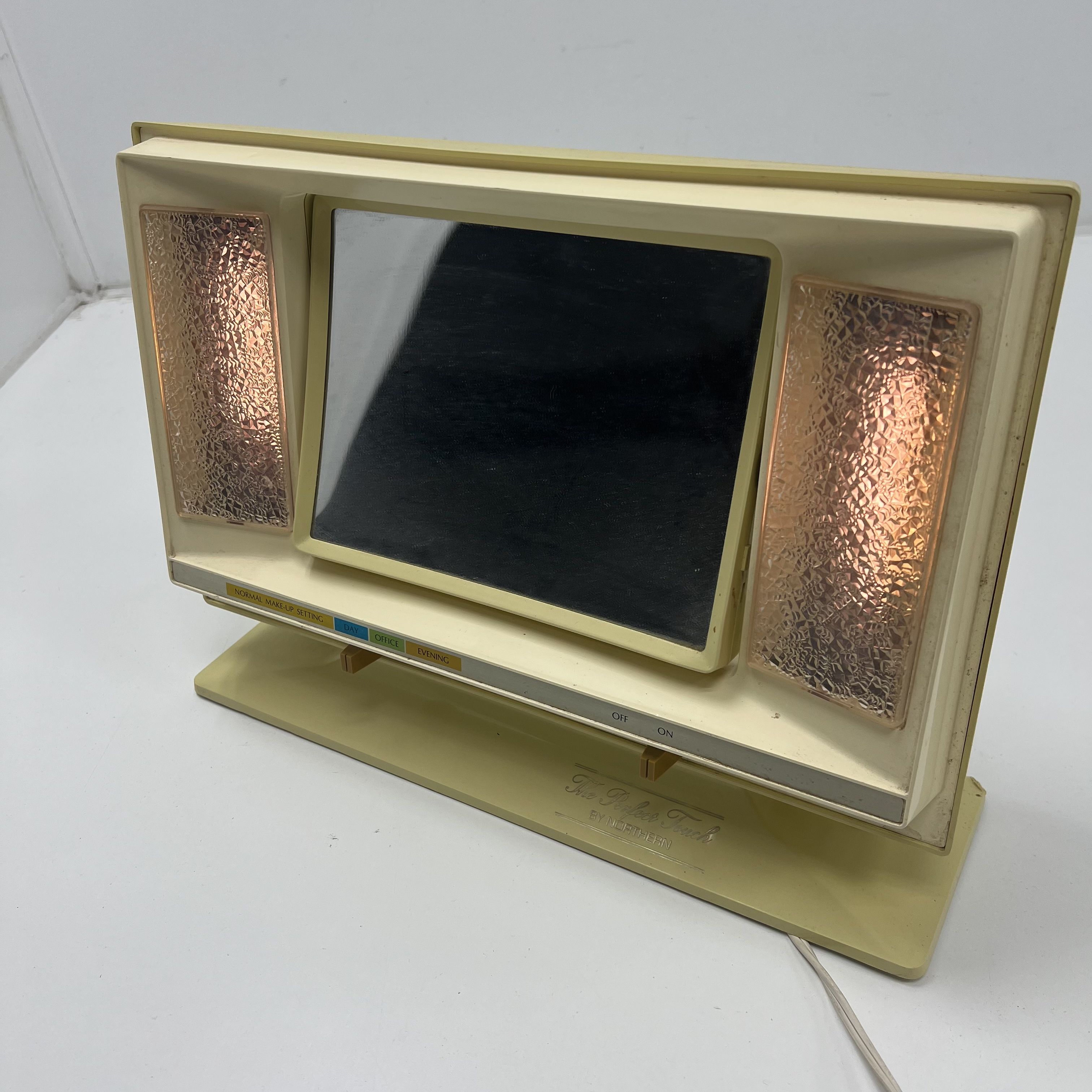 Vintage The Perfect Touch by Northern 4 Settings Lighted Makeup Mirror