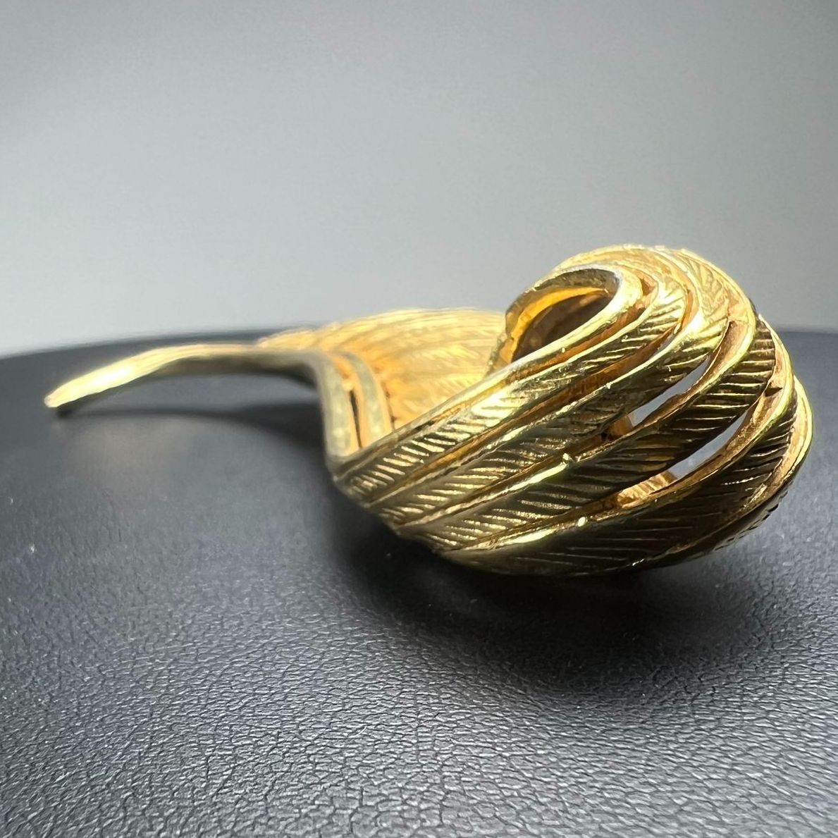 Vintage Castlecliff Feather Brooch Curved Gold Tone Signed 3"