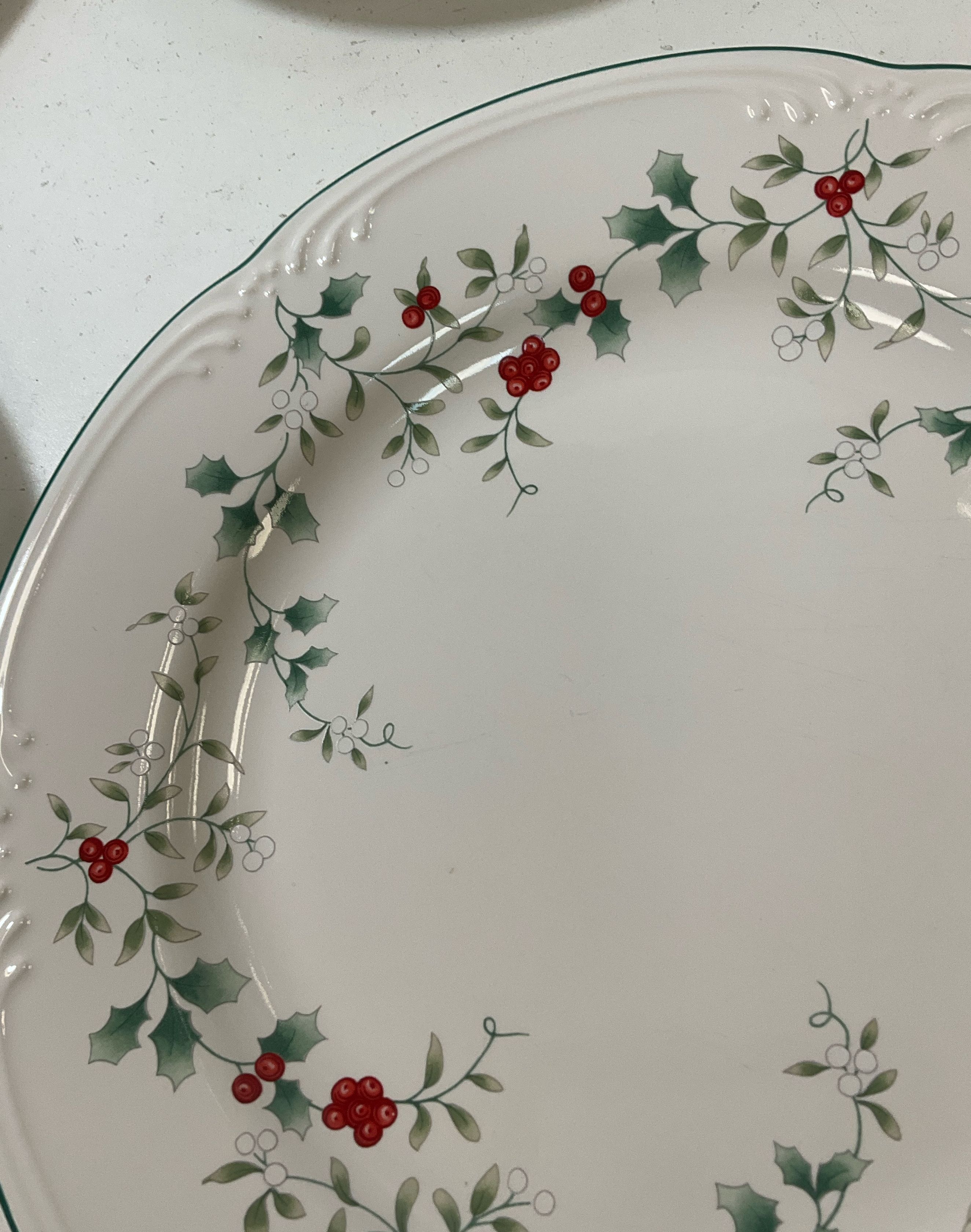 Pfaltzgraff Winterberry 12 Piece Buffet Complete Set In Box Plates Bowls & C/S