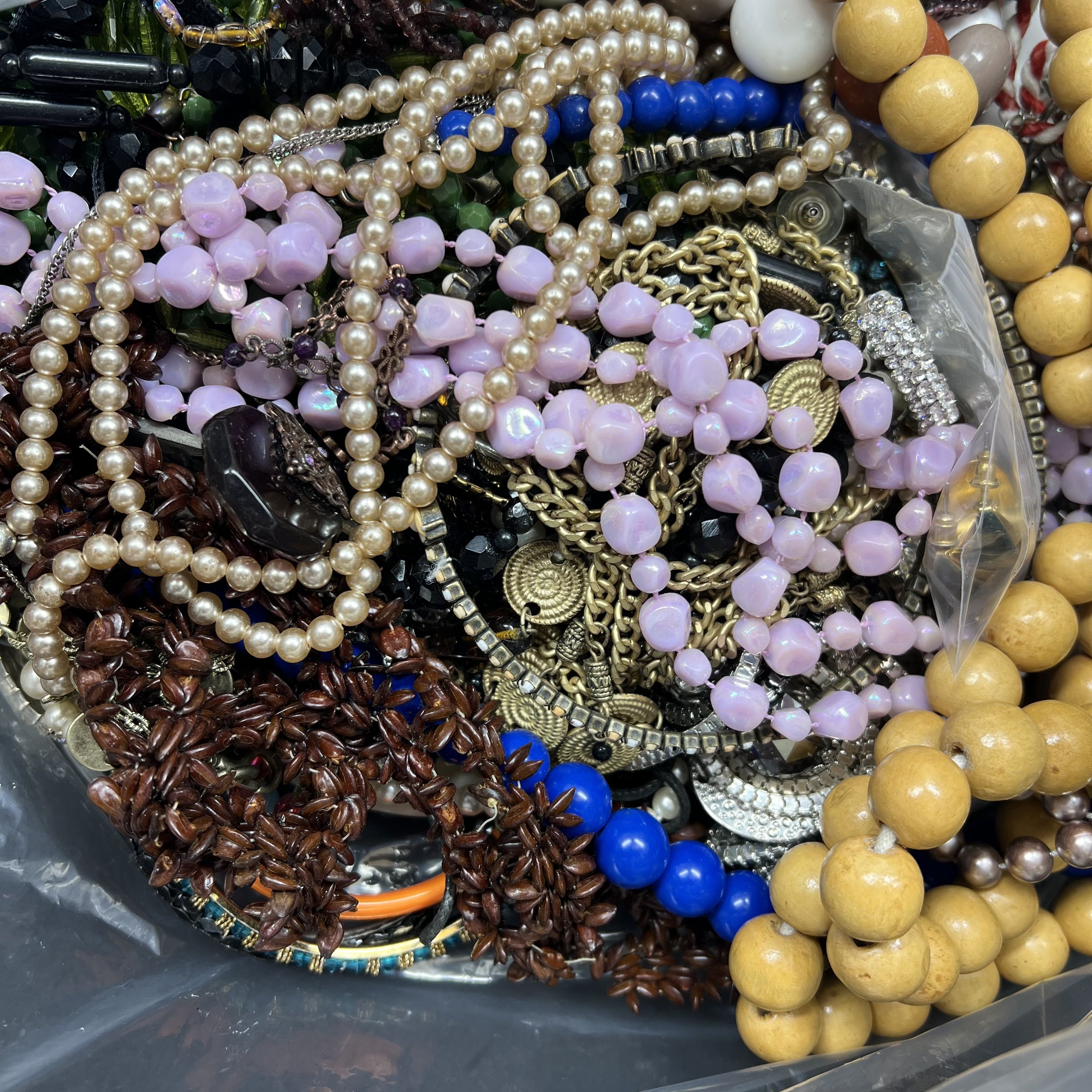 5LB Wearable Costume Jewelry Mixed Items Grab Bag