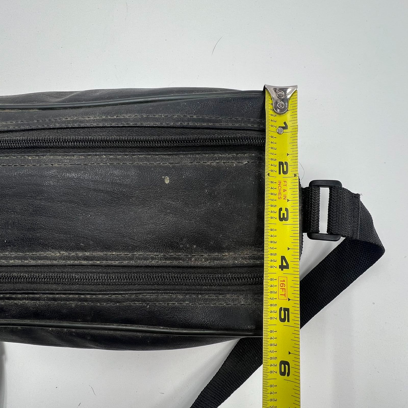 Quasar Palmcorder VM-D51 AccessoriesCharger Manual Case Working