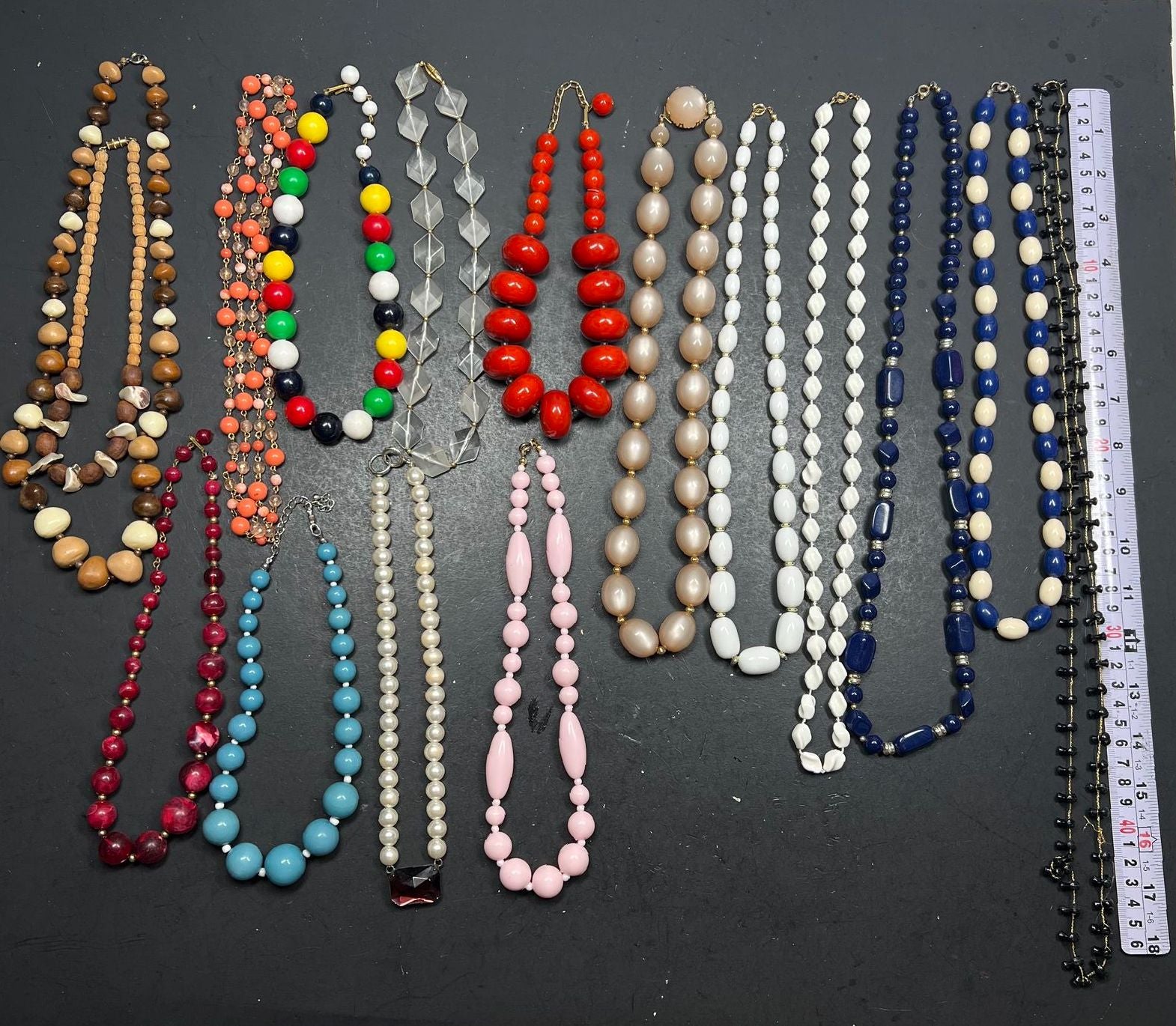 Vintage Beaded Necklace Lot 20+ Pcs Plastic Glass Wood Faux Pearl Costume