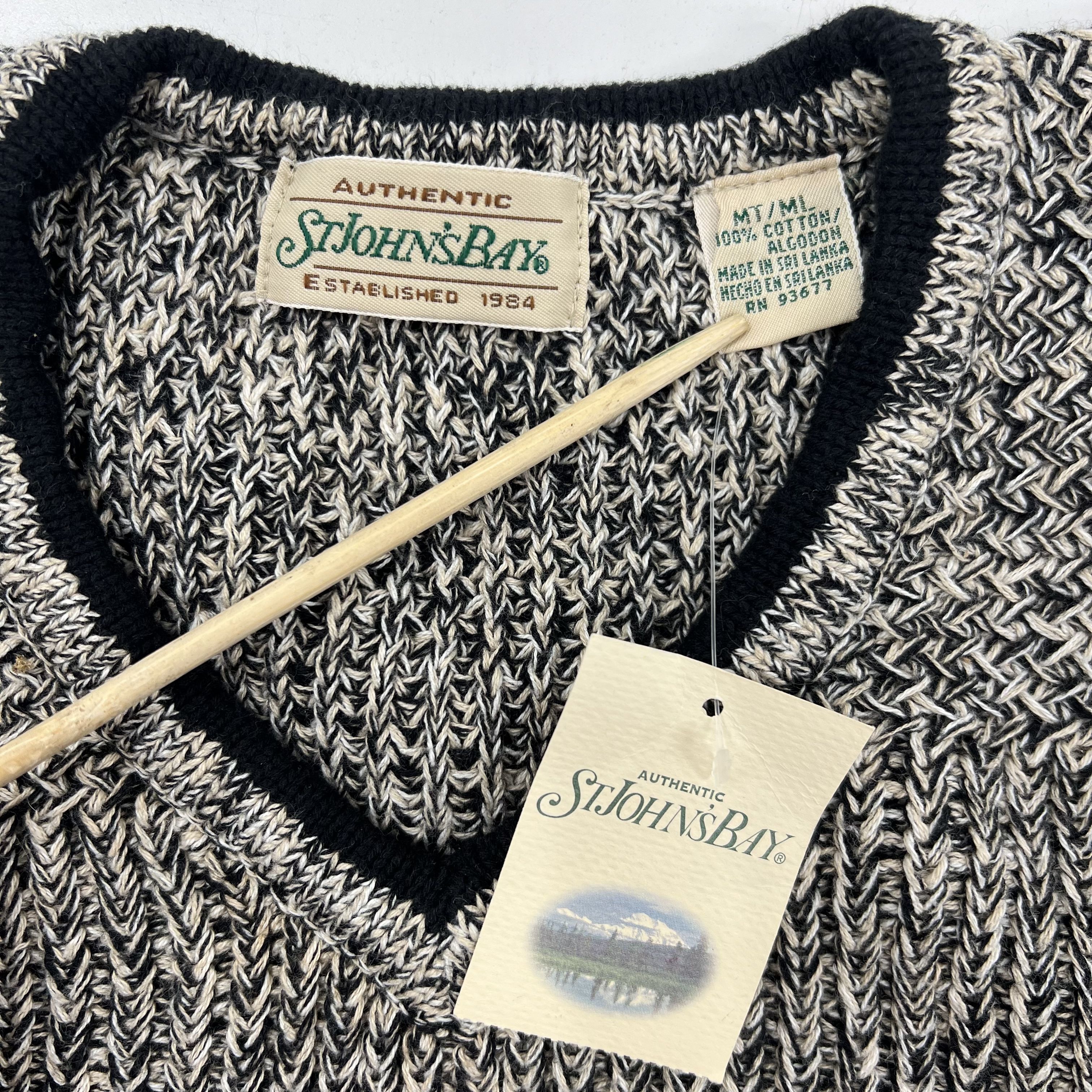 St. Johns Bay NWT Vintage 90s Knit V-Neck Sweater Black White Men's Size MT