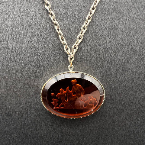 Vintage Silver Tone Amber Glass Venus & Cupid Intaglio Pendant Necklace 26"