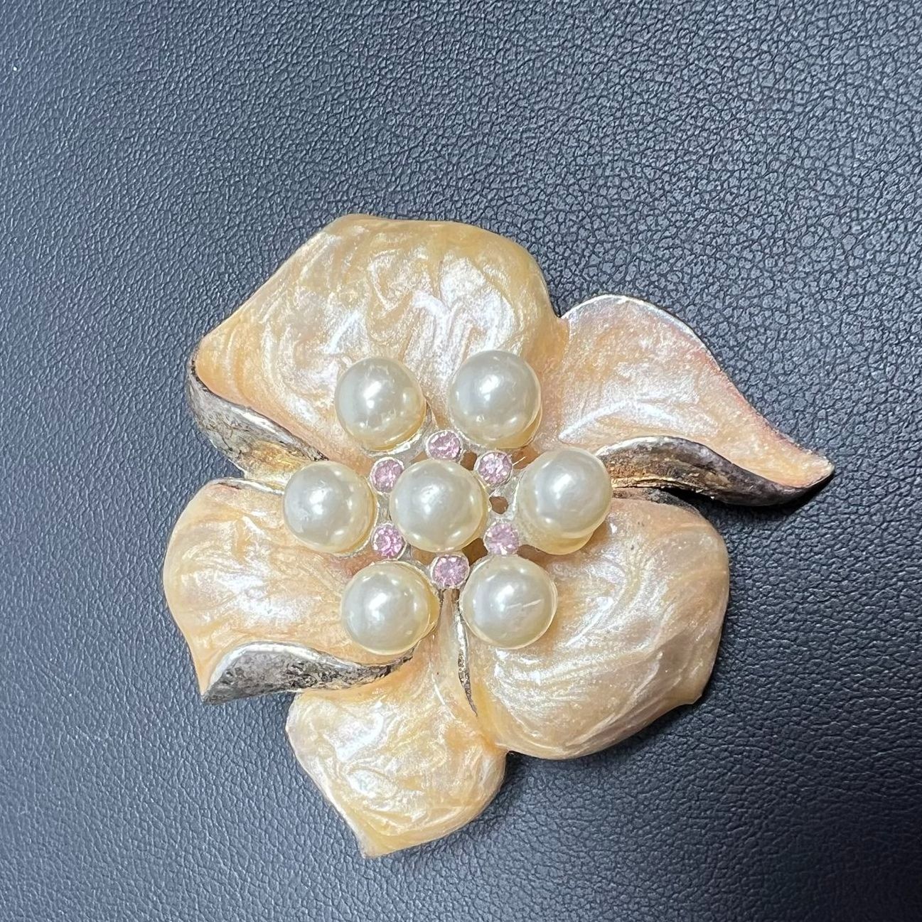 Lot of 4 Gold Tone Floral Brooches Faux Pearl Beaded Gold Tone Flower Bee