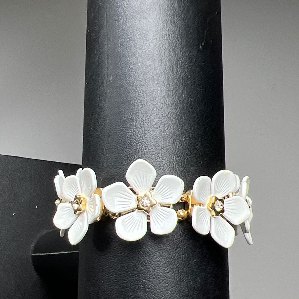 White Floral Rhinestone Floral Spring Stretch Bracelet