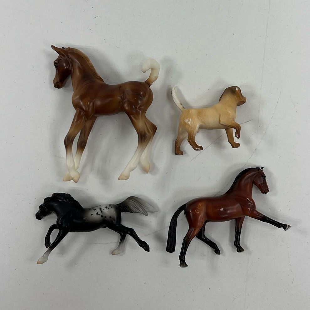 Collectible Breyer Miniature Plastic Brown Horses & Dog Toys Lot