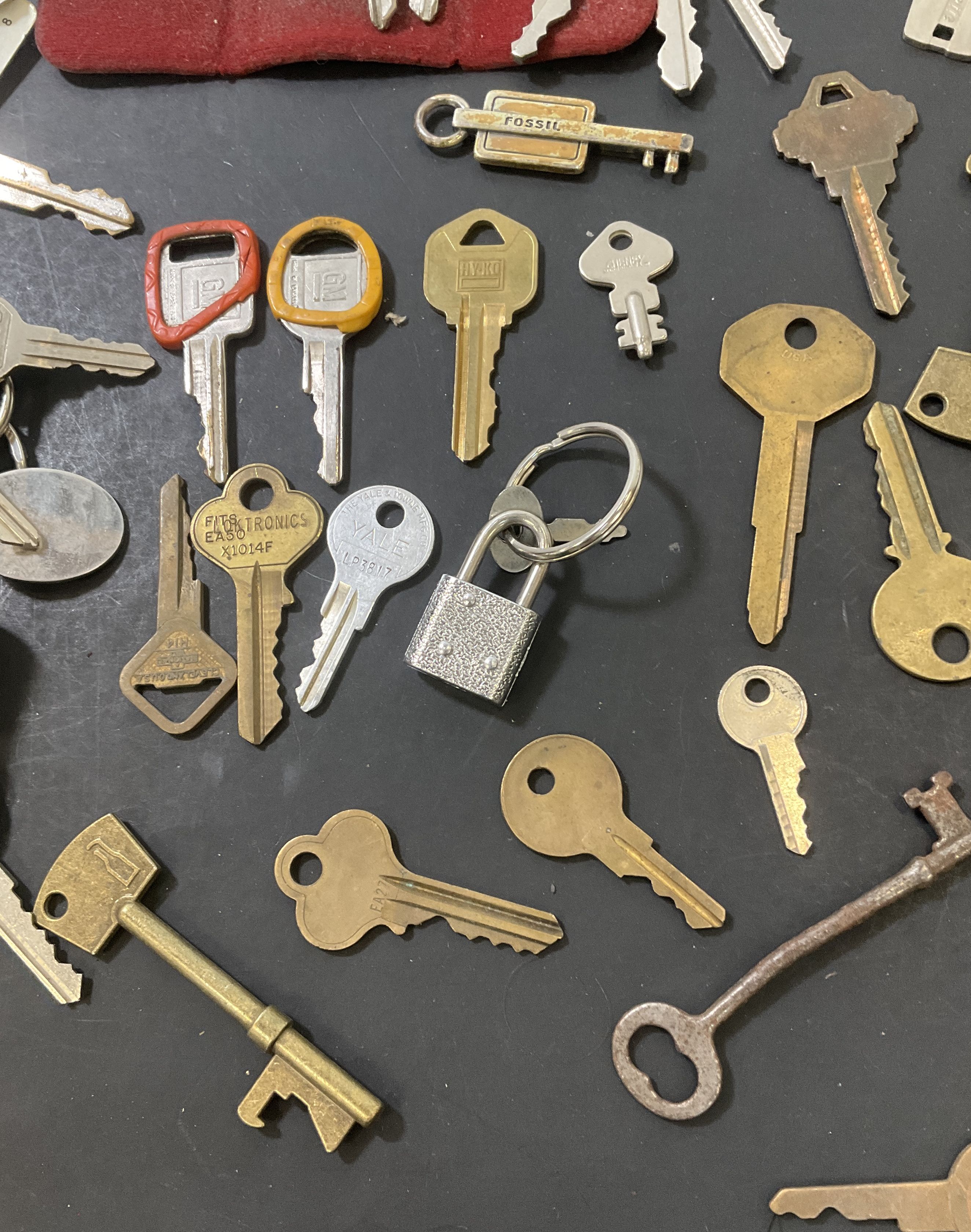 Lot Of Keys & Locks Various Styles Skeleton Keys Car Vehicle Keys