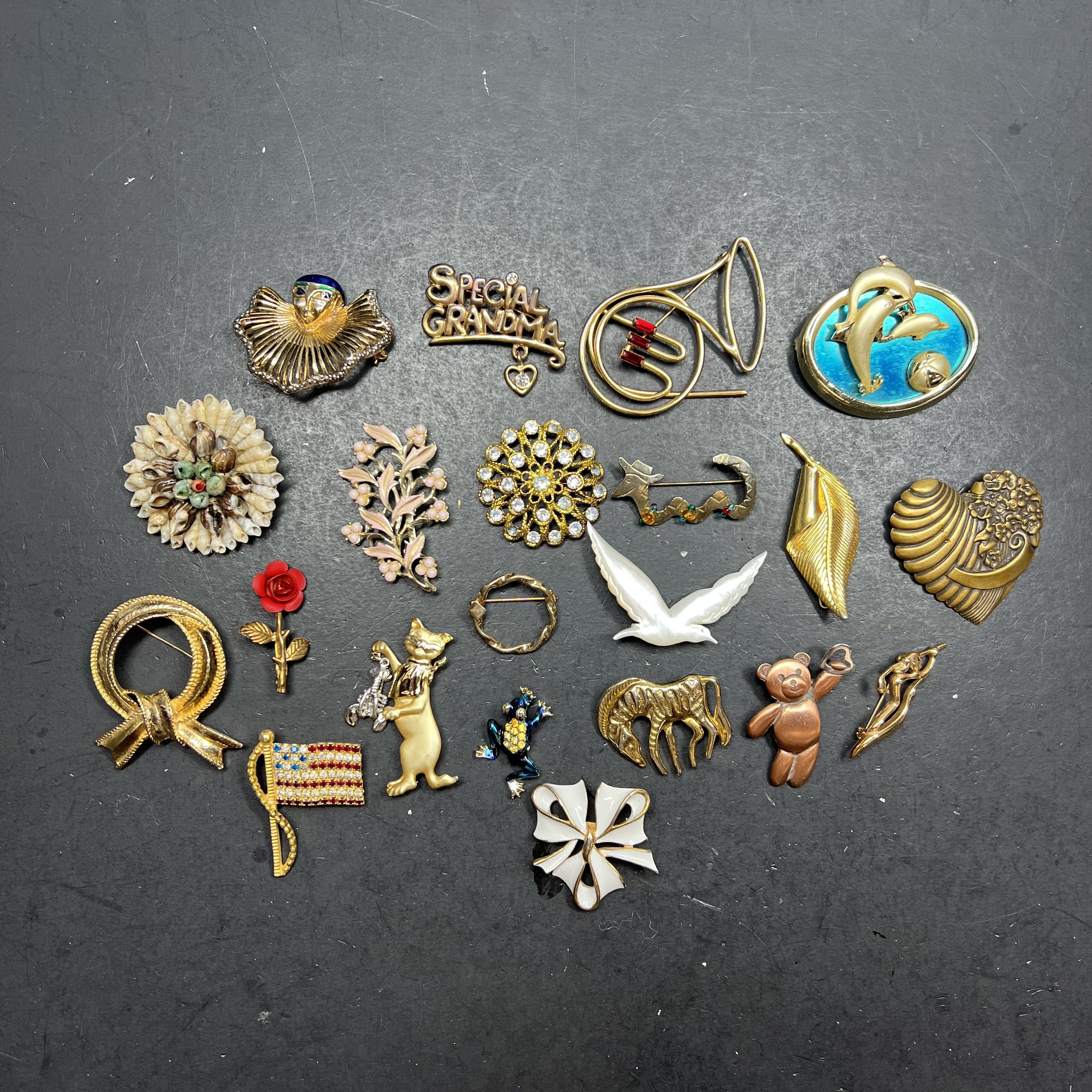 Vintage Craft Jewelry Lot 21pcs Figural Enamel Rhinestone Brooch Pin