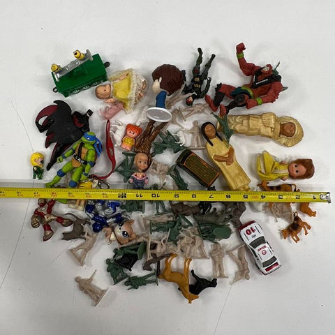 Large Lot Vintage & Modern Toys Action Figures TMNT Army Men Dolls Mixed