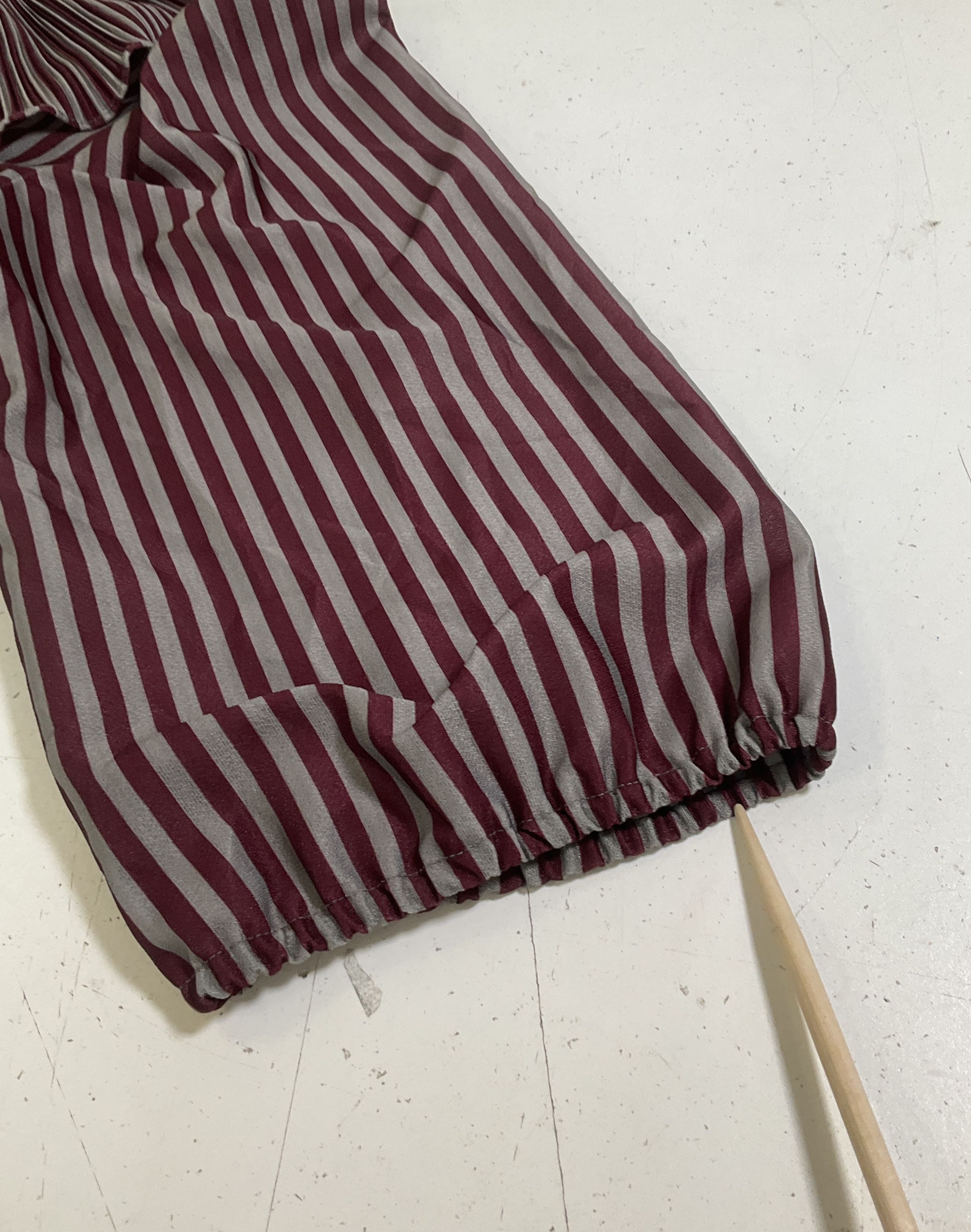 Vintage 70s Grissom Lane Burgundy Stripe Pleated Ruffle Collar Dress Womens