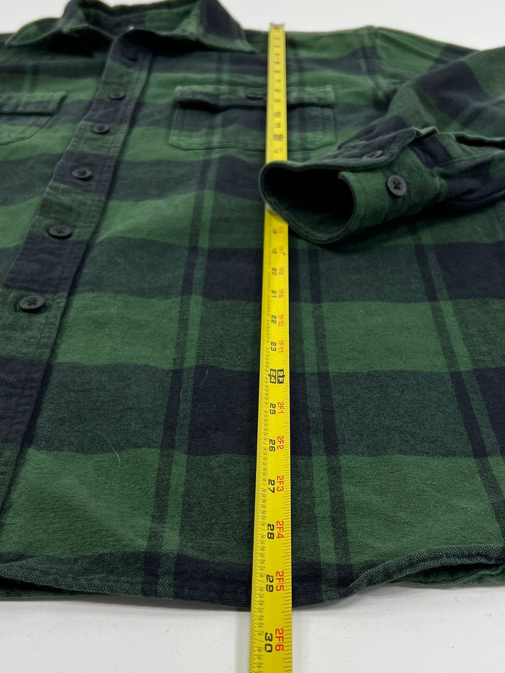 Men's LL Bean Green & Black Plaid Long Sleeve Button Up Shirt - Size Medium