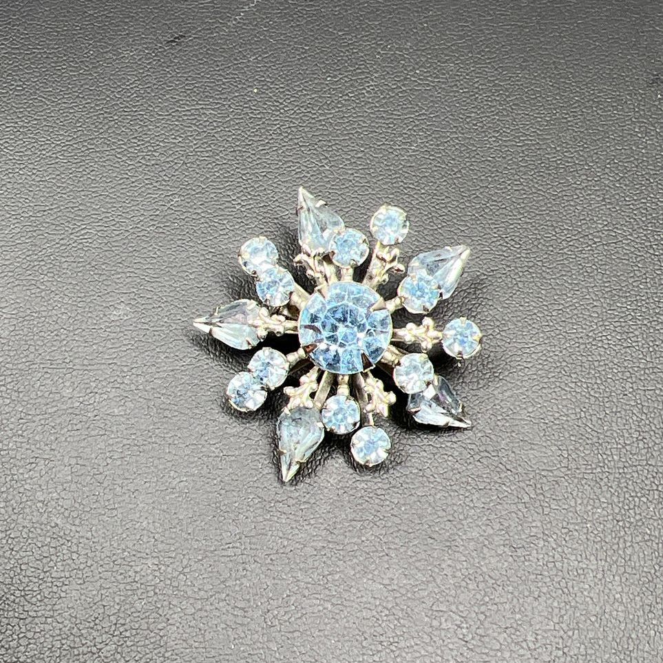 Sparkling Blue Rhinestone Snowflake Silver Tone Brooch