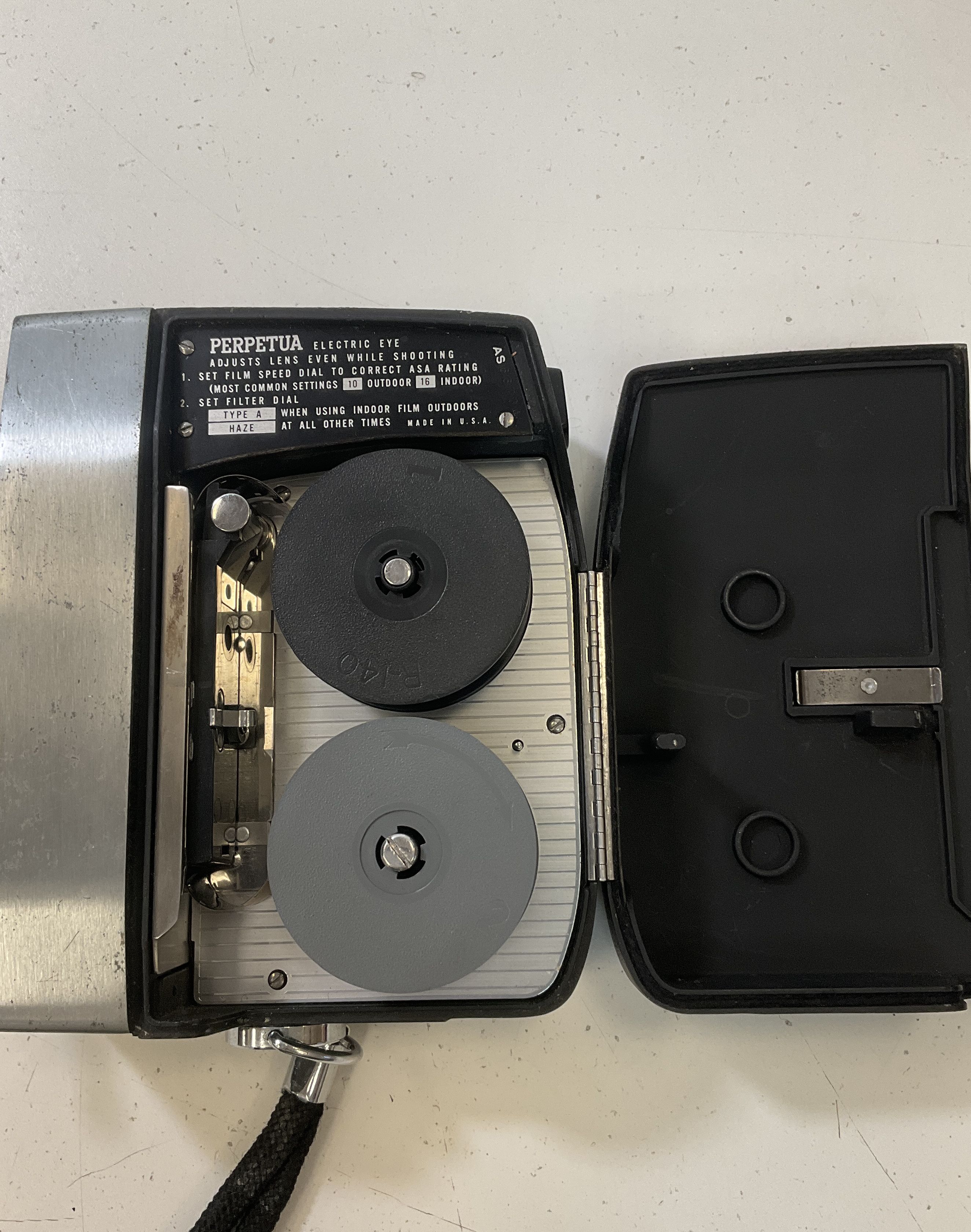 Bell & Howell Zoomatic Director Series Electric Eye 8mm Movie Camera & Case