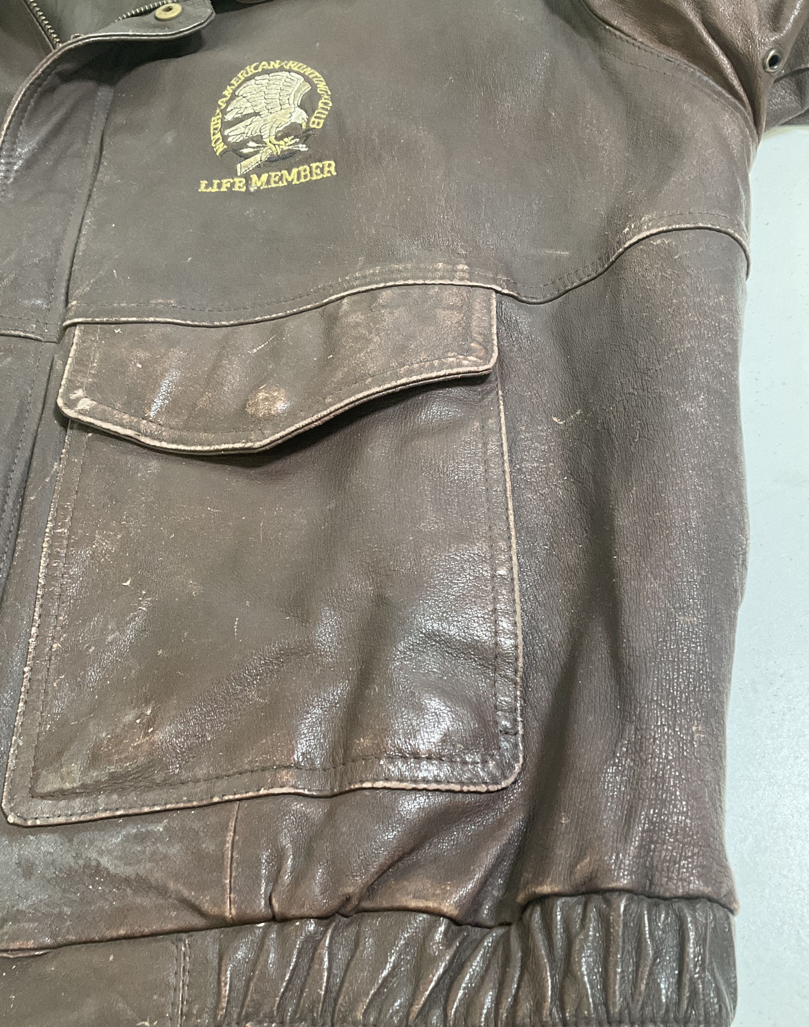 Vintage 90s North American Hunting Club Leather Bomber Jacket Mens XL Life