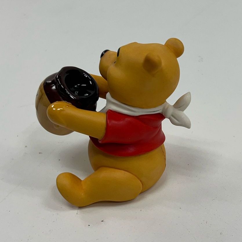 NIOB Disney Winnie The Pooh Figurine '96 Collectors Society Membership Sculpture