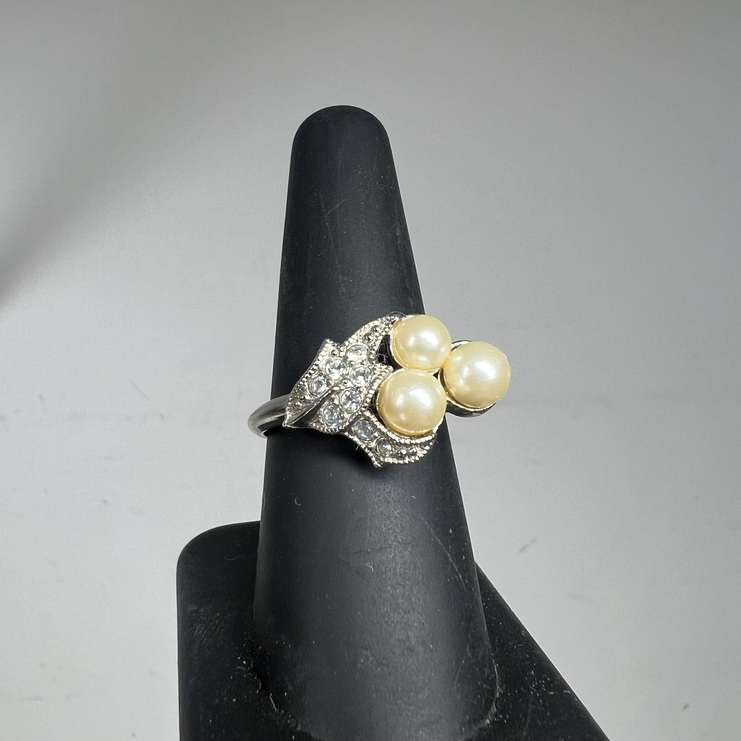 Vintage Avon Evening Splendor Ring NIB Size Large 8.5 Silver Tone Faux Pearl