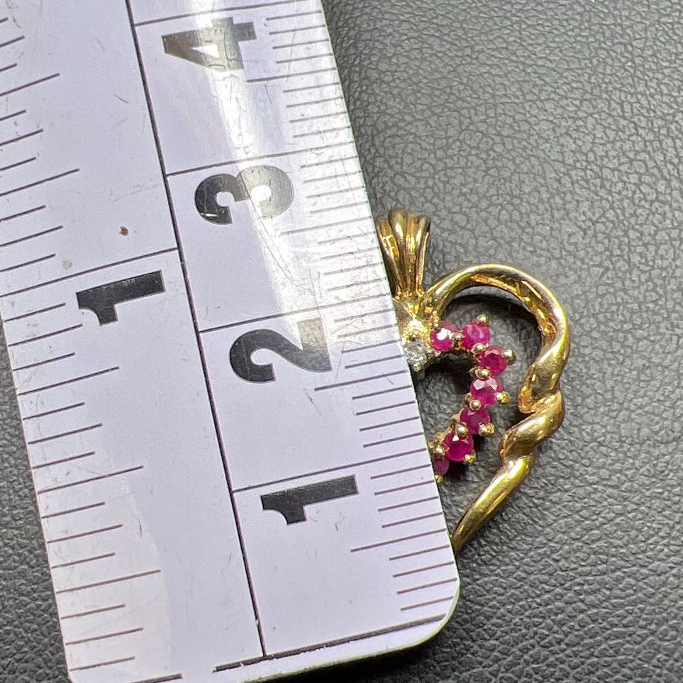 10K Yellow Gold Red & Clear Gemstone Heart Pendant 2g