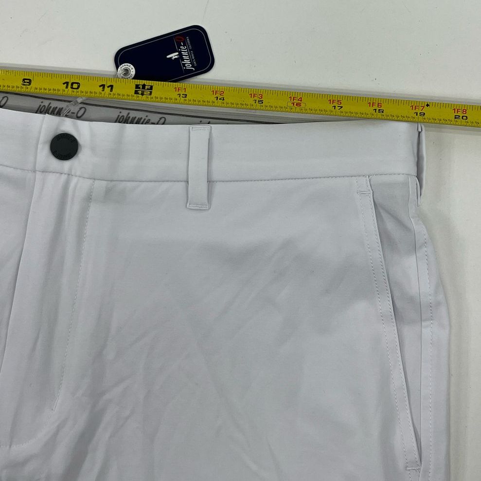 NWT Men's Johnnie O Calcutta Plain White Casual Shorts - Size 38