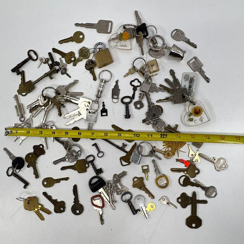 Large Lot Vintage Skeleton Keys House Car Keys Master Lock Padlocks Crafts