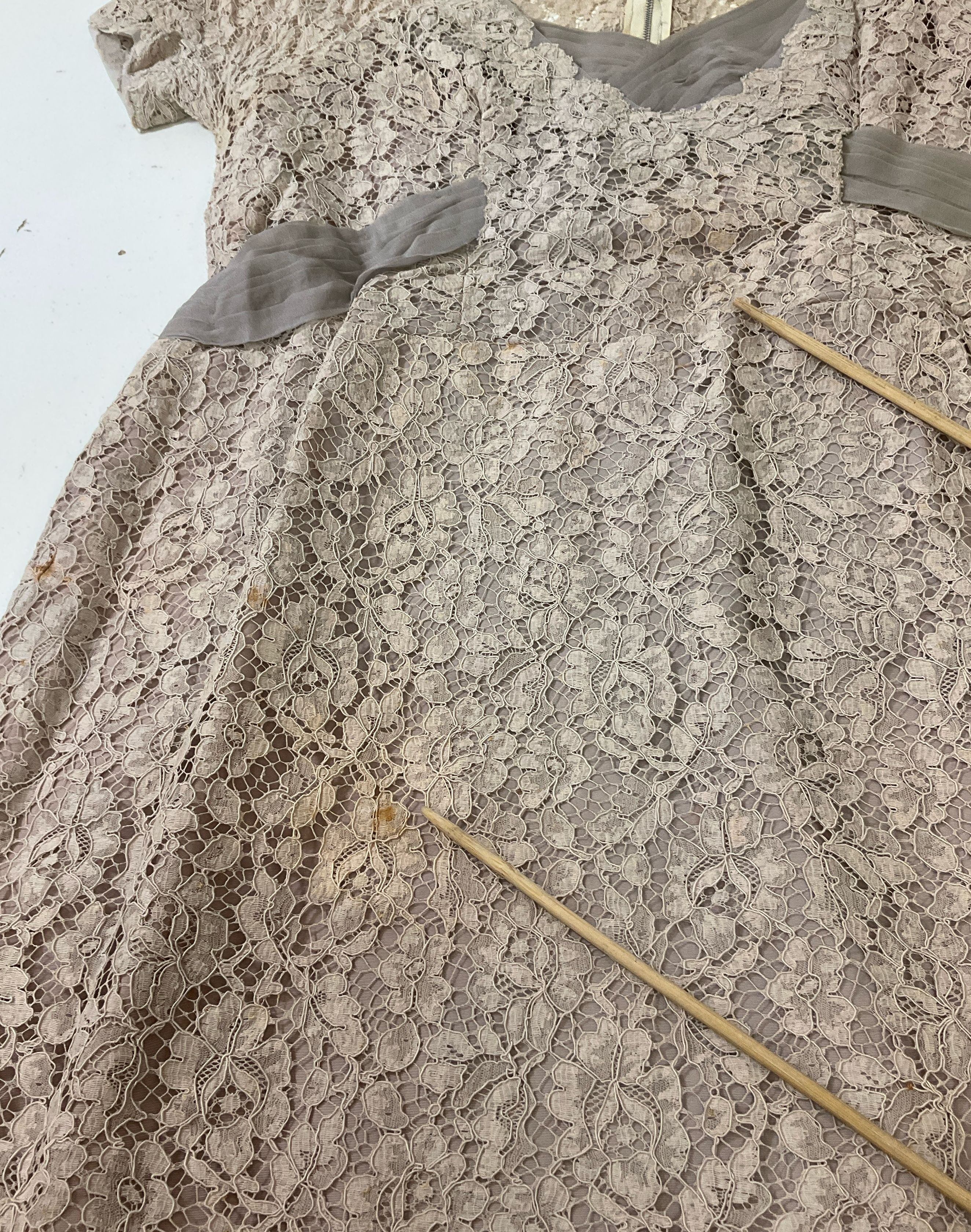 Vintage 1950s Asuncion Santiago de Cuba Women's Gray Lace Dress VOLUP Size 38